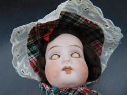 german 12 plaid dress face view